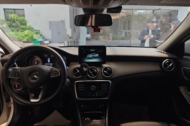 Used Mercedes-Benz GLA 2016 GLA 200 Fashion Model Center Console