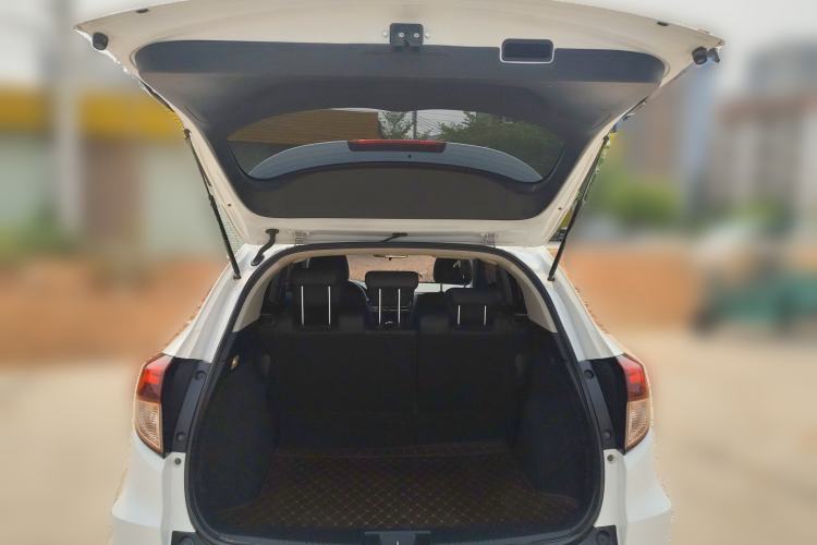 Used Honda Vezel 2017 1.8L CVT Front-Wheel Drive Pioneer Edition Trunk