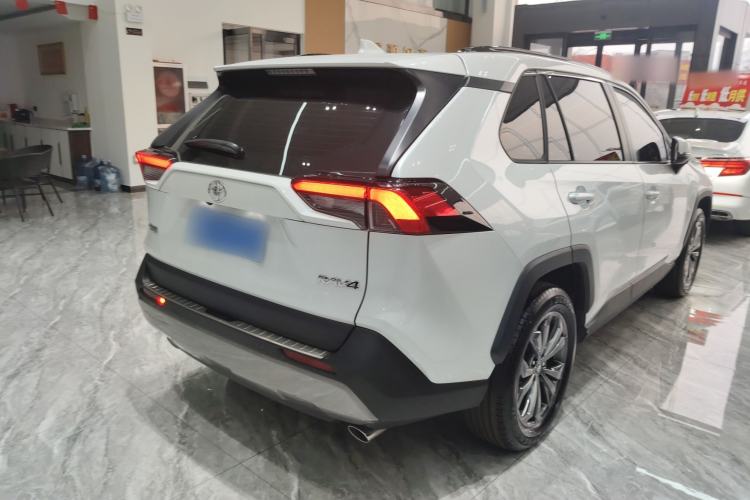 Used Toyota RAV4 2023 2.0L CVT Two-Wheel Drive Fashion Plus Edition
