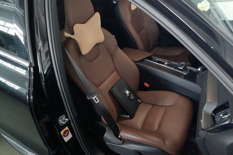 Used Volvo XC60 2024 B5 4x4 Smart Luxury Edition