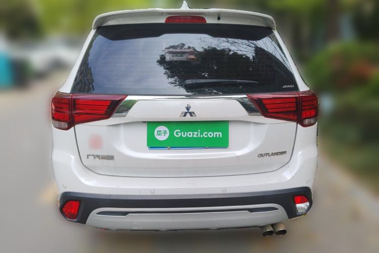 Used Mitsubishi Outlander 2019 2.4L 4x4 Zhi Xiang Edition 7 Seats China V Emission Standard Rear