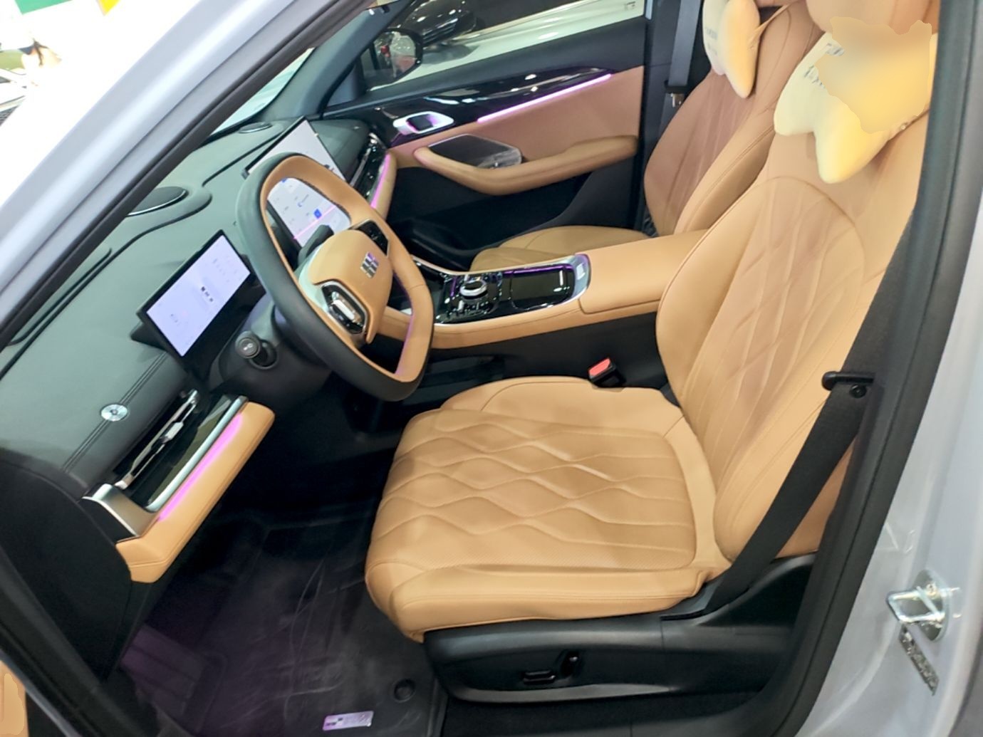 Geely Galaxy A7 2025 Model EM-i 150km Exploration+ Edition — снимка 17