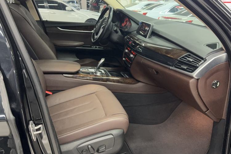 Used BMW X5 2014 xDrive35i Elegant Edition Interior 4