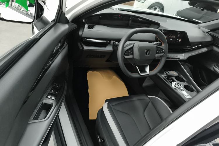 Used CHANGAN UNI-V 2023 1.5T Premium Model