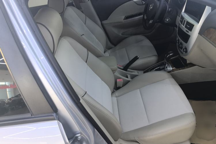 Used Buick Excelle 2015 1.5L Automatic Classic Model
