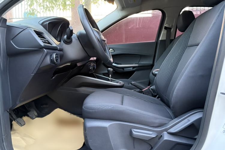 Used Ford Escort 2019 Revised Version 1.5L Manual "Quality Enjoyment" Trim (Tire Pressure Monitoring) China VI Standard Interior 3