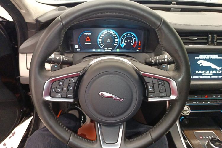 Used Jaguar XFL 2018 XFL 2.0T 250 PS Luxury Edition
