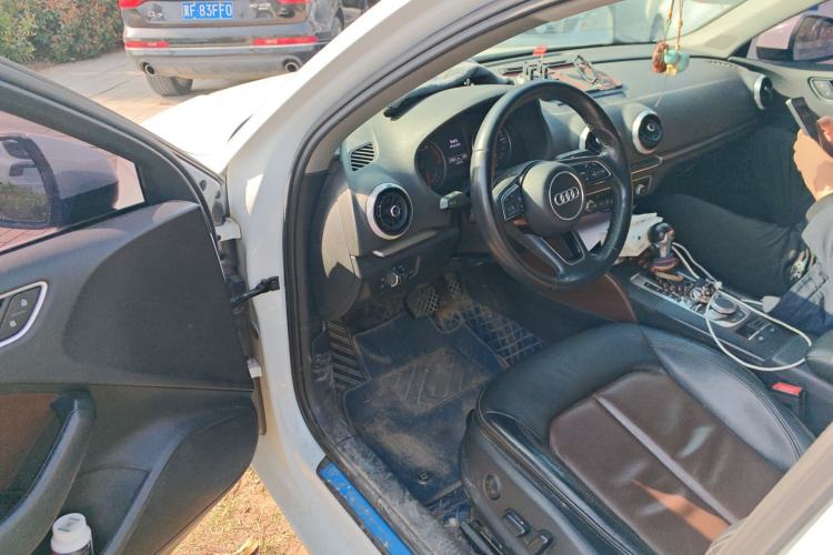 Used Audi A3 2017 Limousine 35 TFSI Style Edition Driver Seat