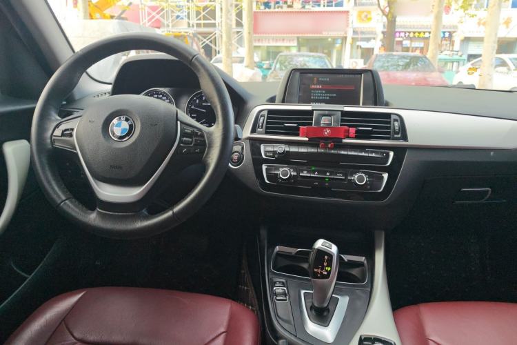 Used BMW 1 Series 2018 118i Leading Model Center Console