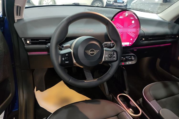 Used MINI Electric COOPER 2024 456km COOPER E Classic Edition Center Console