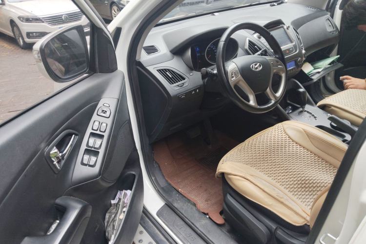 Used Hyundai ix35 2015 2.0L Automatic 2WD Smart Version China V Standard Driver Seat