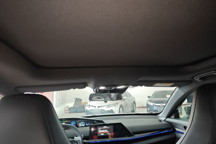 Used Changan UNI-V 2023 1.5T Prestige Model
