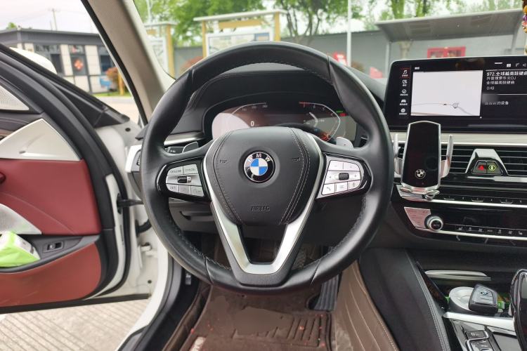 Used BMW 5 Series 2022 Updated 530Li Leading Edition Luxury Package Steering Wheel
