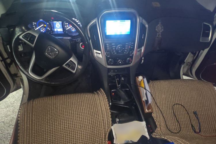 Used JMC Yusheng S350 2013 2.4T Automatic 2WD Diesel Luxury Edition 5 Seats