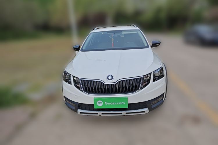 Used Skoda Octavia 2019 Station Wagon TSI230 DSG Comfort Edition China VI Standard Front