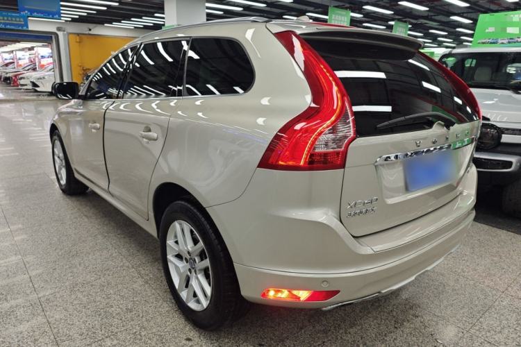 Used Volvo XC60 2017 T5 AWD Smart Upgrade Model
