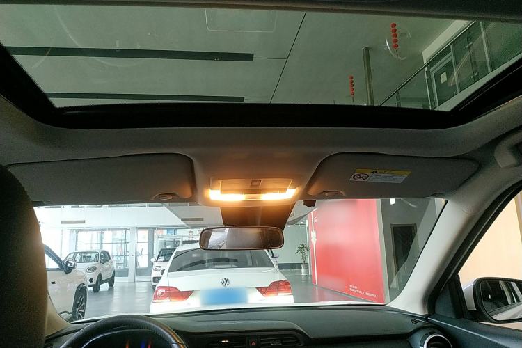 Used Nissan Kicks 2022 1.5L CVT XV Luxury Edition Headliner