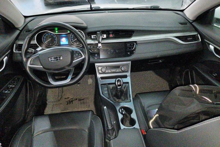 Used Geely Auto Emgrand 2019 Leading Edition 1.5L Manual Luxury Model China V Standard Center Console