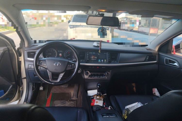 Used Hyundai Mistra 2017 1.8L Automatic Deluxe DLX Model China V Emission Standard Center Console
