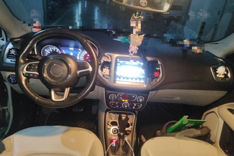 Used Jeep Compass 2017 200T Automatic Family Edition
