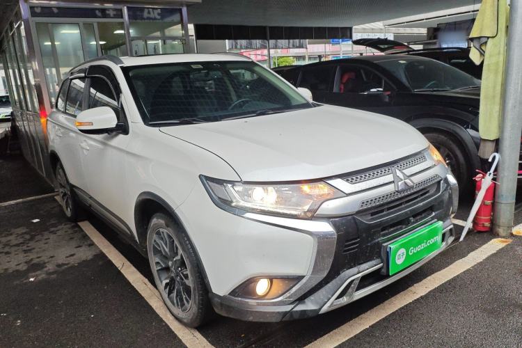 Used Mitsubishi Outlander 2020 2.0L Two-Wheel Drive Enjoyment Version 5 Seats
