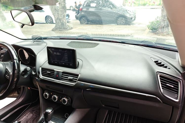 Used Mazda 3 Axela 2017 Sedan 1.5L Automatic Comfort Model Emission Standard China V Center Console