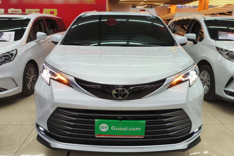 Used Toyota SIENNA 2024 2.5L Hybrid Four-Wheel Drive Prestige Edition Front