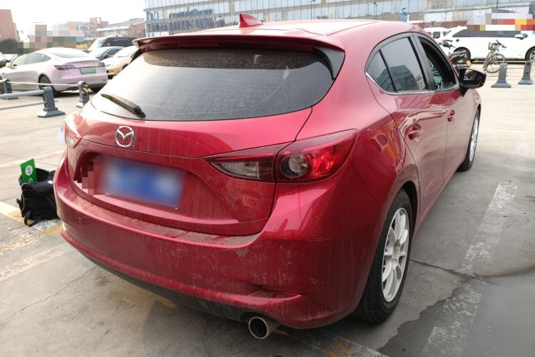 Used Mazda Mazda 3 Axela 2017 Hatchback 1.5L Manual Comfort Edition China V