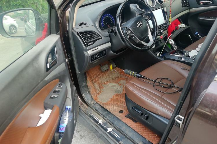 Used BYD S7 2015 2.0T Automatic Prestige Model
