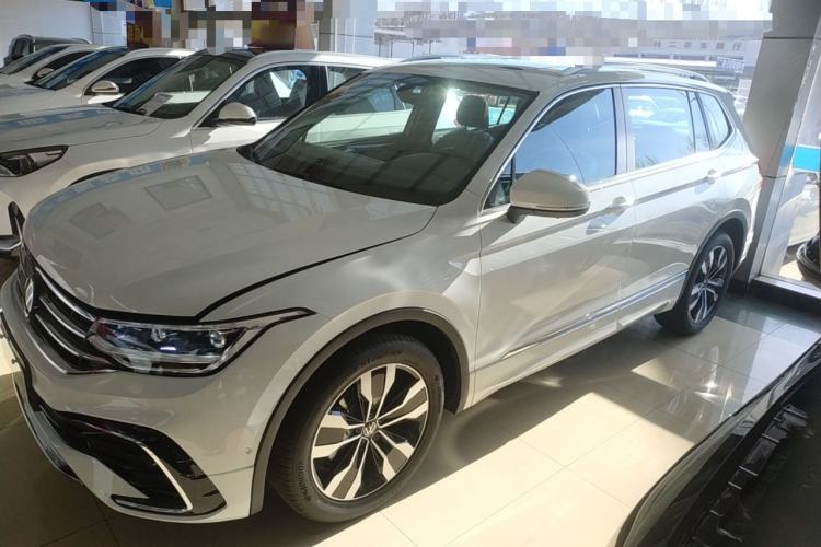 Used Volkswagen Tiguan L 2024 Outstanding Model 330TSI Automatic Two-Wheel Drive R-Line Dragon Glory Edition
