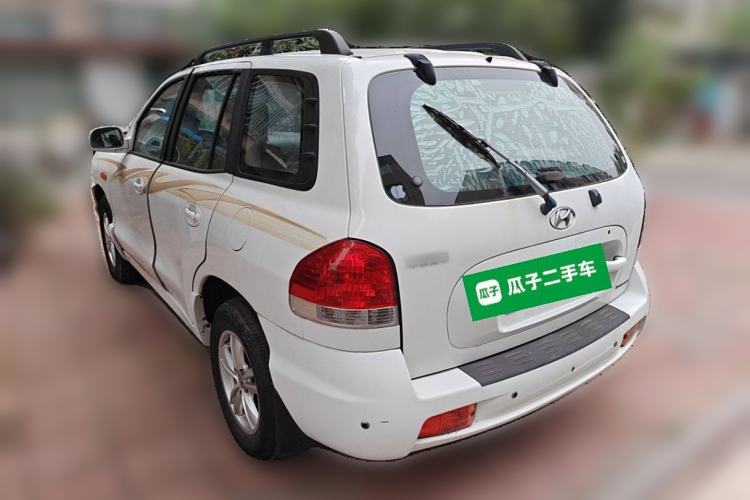 Used Huatai Santa Fe Classic 2012 2.0L Gasoline Manual Two-Wheel Drive with Sunroof