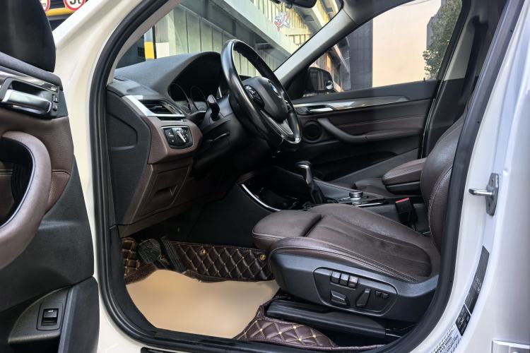 Used BMW X1 2018 xDrive20Li Luxury Edition Interior 1