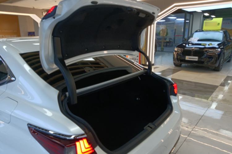 Used Lexus ES 2020 200 Excellence Edition
