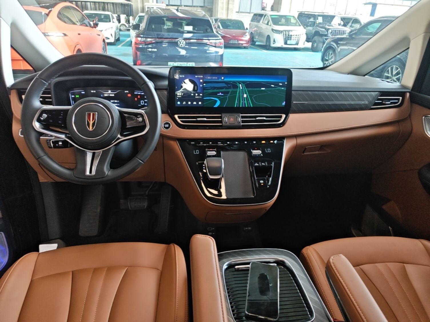 Hongqi HQ9 PHEV 2024 2.0T Four-Wheel Drive Business Edition — снимка 19