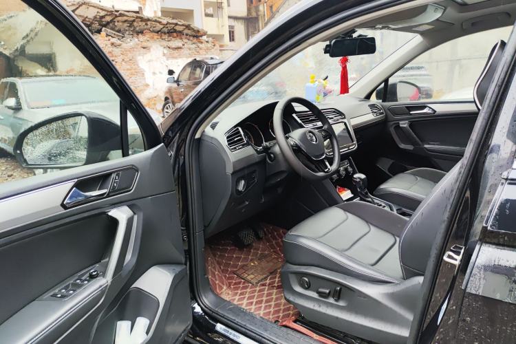 Used Volkswagen Tiguan L 2019 Revised Version 280TSI Automatic Two-Wheel Drive Panoramic Comfort Edition China VI Standard Driver Seat