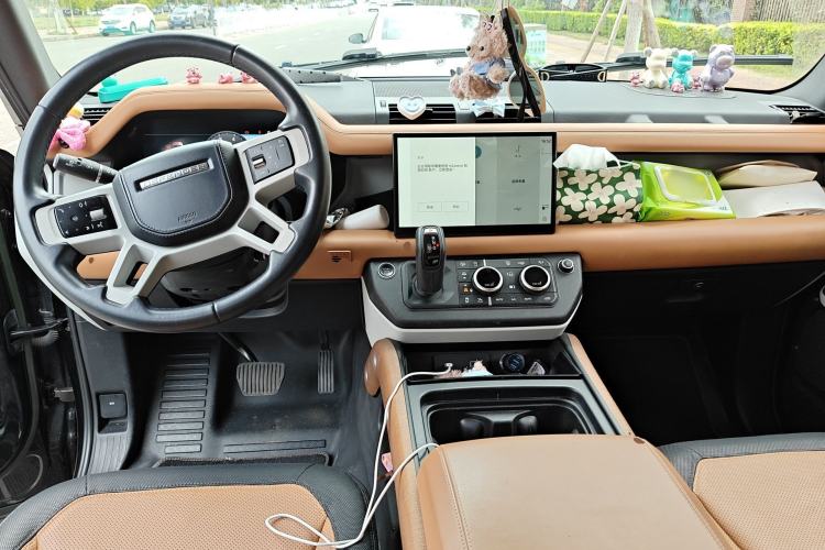 Used Land Rover Defender 2022 110 P400 X-DYNAMIC HSE Center Console