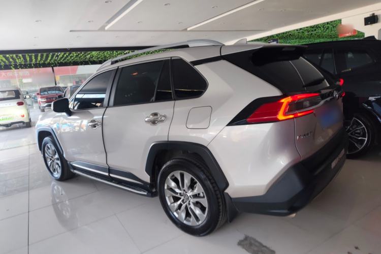 Used Toyota Wildlander 2022 2.0L CVT Two-Wheel Drive Luxury PLUS Edition