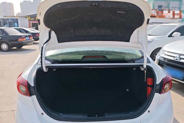 Used Mazda 3 Axela 2014 Sedan 1.5L Manual Comfort Model Trunk