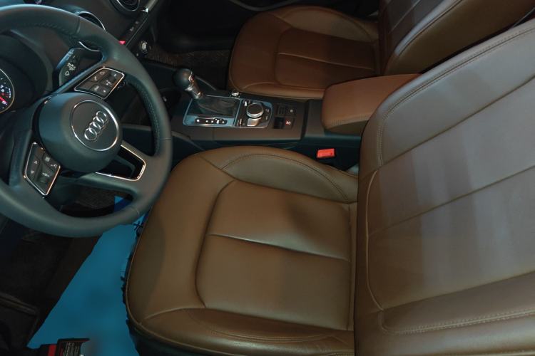 Used Audi A3 2019 Sportback 35 TFSI Ambition China VI Left Front Seat