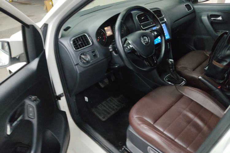 Used Volkswagen Polo 2016 1.6L Automatic Comfort Model