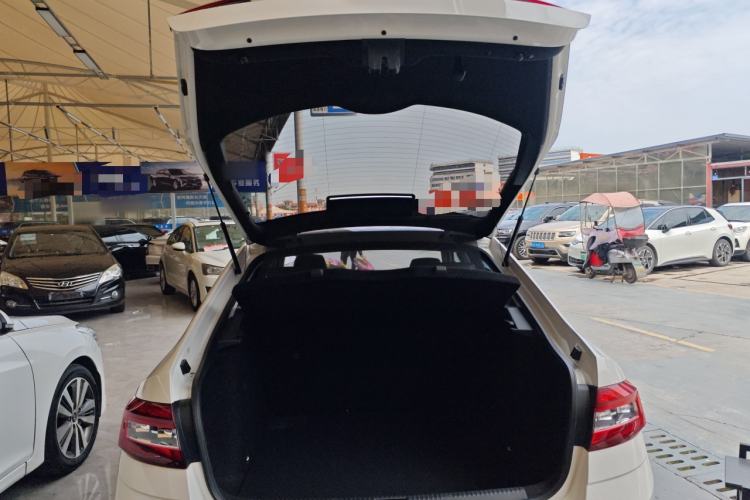 Used Skoda Octavia 2019 1.5L Automatic Luxury Edition Trunk