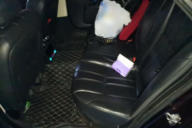 Used Jaguar XJ 2016 XJL 2.0T Two-Wheel-Drive Elegant Business Edition Left Rear Seat