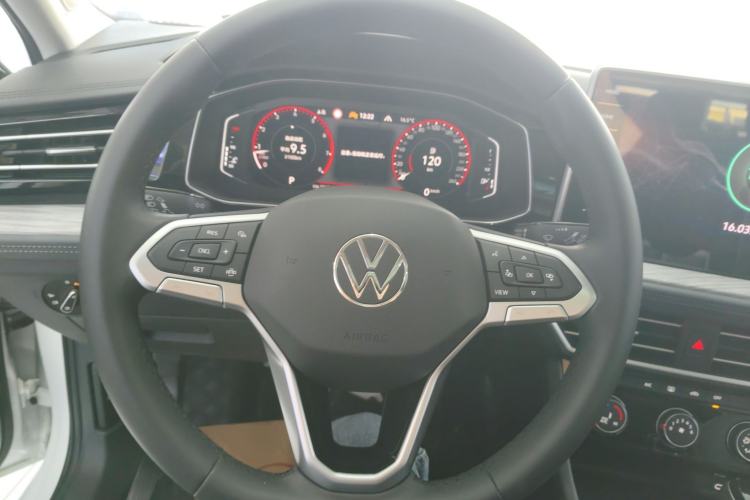 Used Volkswagen Sagitar 2025 300TSI DSG Excellence Edition Steering Wheel
