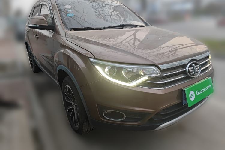 Used FAW Senya R7 2017 1.6L Manual Luxury Model Front Right 45 Deg