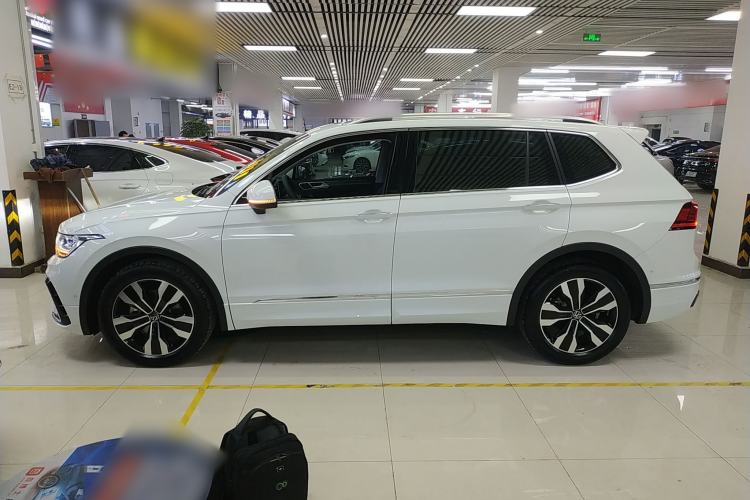 Used Volkswagen Tiguan L 2025 Model Outstanding Version 330TSI Automatic Two-Wheel Drive R-Line Longyao Edition

