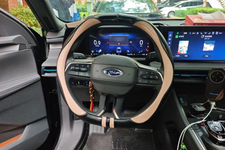 Used Ford Edge 2023 Ford Explorer L 2.0T EcoBoost Two-Wheel Drive 7-Seater Luxury Model