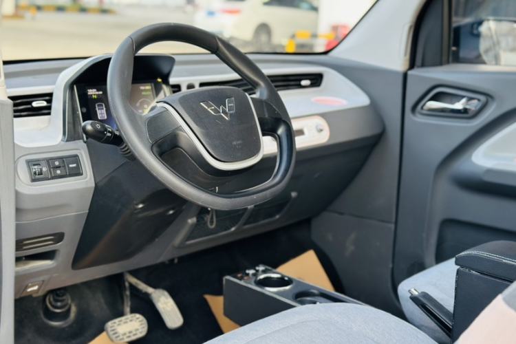 Used Wuling Hongguang MINIEV 2021 Macaron Fashion Edition Lithium-Ion Battery Interior 2