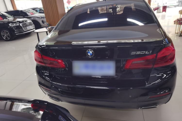 Used BMW 5 Series 2018 Restyled 530Li Leading Edition M Sport Package
