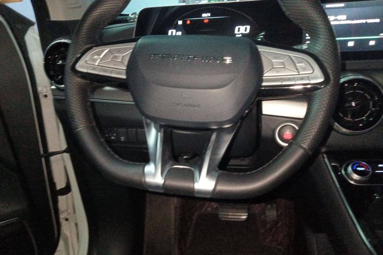 Used FORTHING T5 EVO 2021 1.5TD DCT Diamond Edition