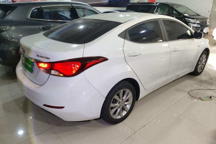 Used Hyundai Elantra (5th Generation / Langdong) 2016 1.6L Automatic Smart Version
